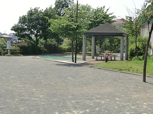 周辺環境:法泉一丁目第二公園(法泉一丁目第二公園まで250m)