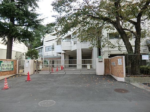 周辺環境:横浜市立初音が丘小学校(横浜市立初音が丘小学校まで950m)