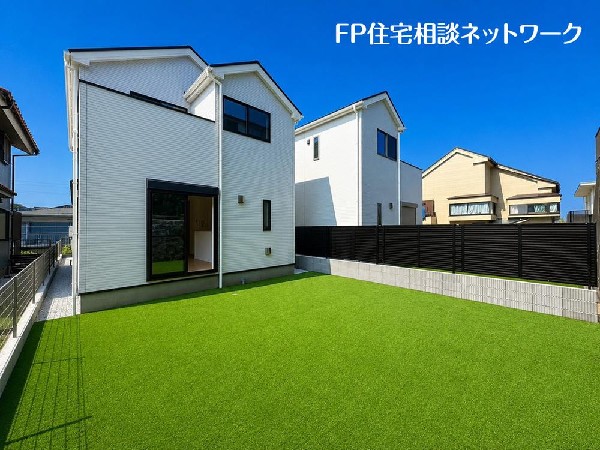 外観:プライベート空間になる広々としたお庭は、ご家族の団らんの場として最適なスペースです♪