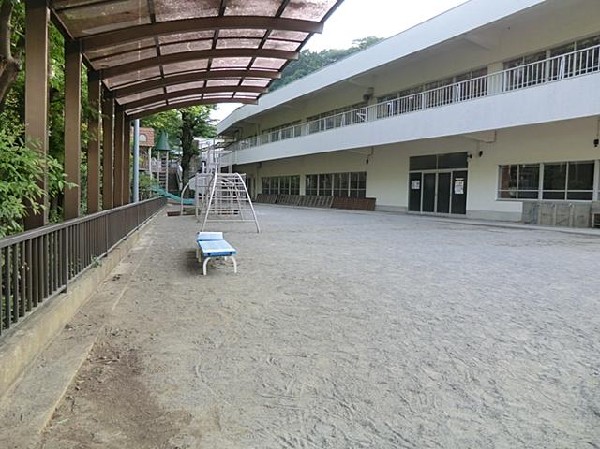 周辺環境:小机幼稚園(小机幼稚園まで500m 幼稚園近くで通園安心です♪)