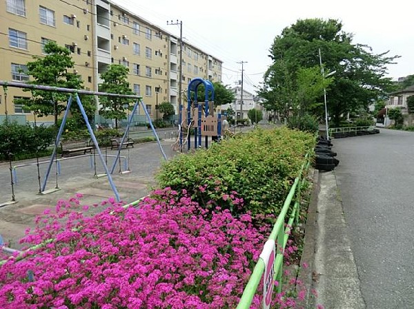 周辺環境:東本郷下田公園(東本郷下田公園まで170m 公園近くでお子様も安心して遊べます♪)