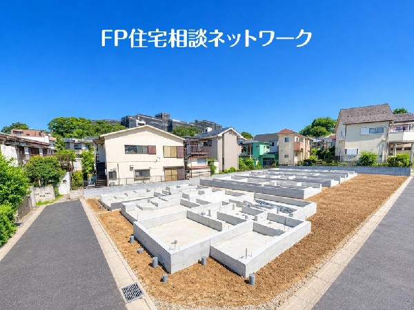 外観:やわらかな陽射しと心地よい風がめぐる住まい。駅から徒歩圏の便利さと、穏やかな静けさが調和した、心からくつろげる場所です。