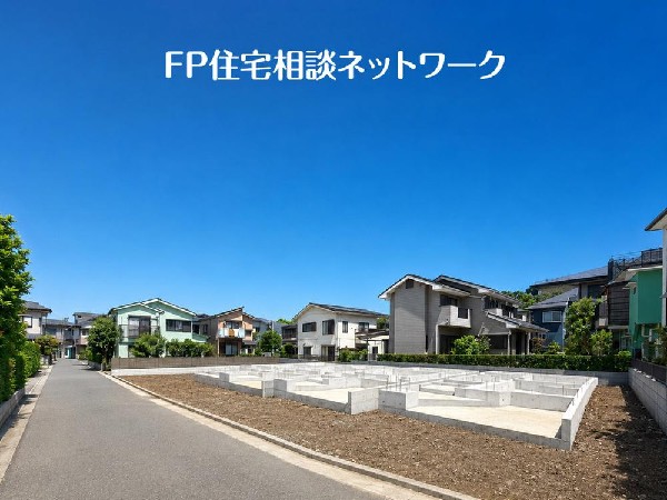 外観:陽光が差し込み、爽やかな風が通り抜ける住まい。静かな街並みに包まれた穏やかな時間が、心にゆとりをもたらしてくれます。