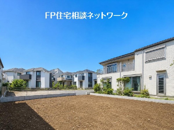 外観:光と風を身近に感じる、開放感あるロケーション。穏やかな街並みに包まれながら、日々を心豊かに彩る暮らしがここから始まります。