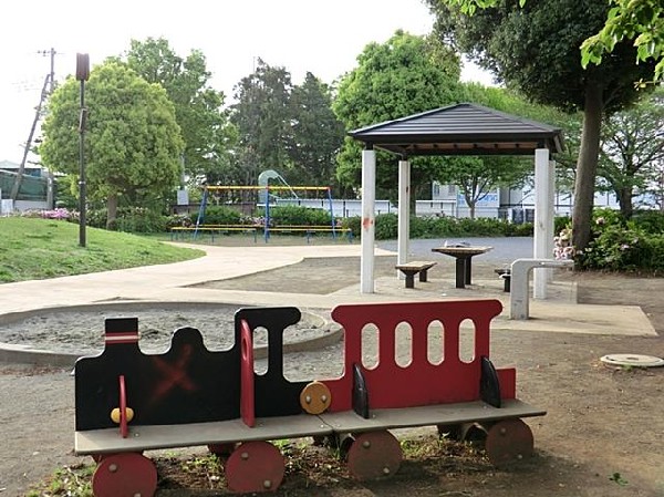 周辺環境:南瀬谷一丁目公園(南瀬谷一丁目公園まで600m)