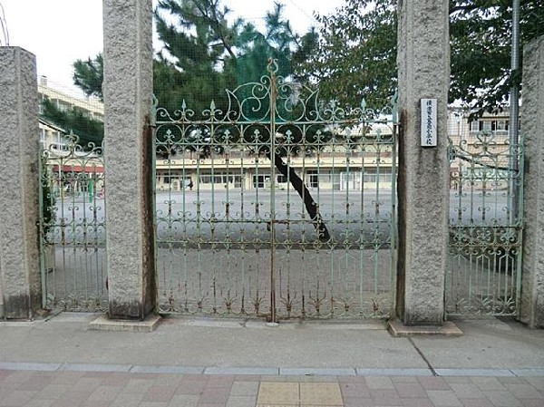 周辺環境:横浜市立豊岡小学校(横浜市立豊岡小学校まで1000m)