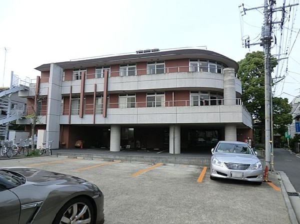 周辺環境:徳田病院(徳田病院まで550m)