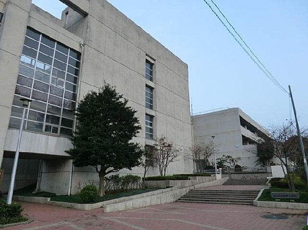 周辺環境:横浜市立緑園義務教育学校(横浜市立緑園義務教育学校まで800m)
