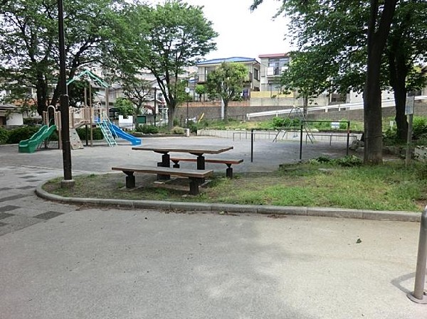 周辺環境:六ツ川二丁目第二公園(六ツ川二丁目第二公園まで750m)