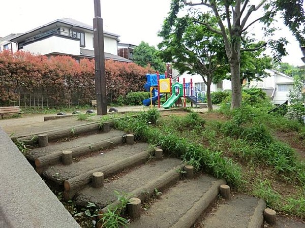 周辺環境:六ツ川二丁目ふれあい公園(六ツ川二丁目ふれあい公園まで170m)