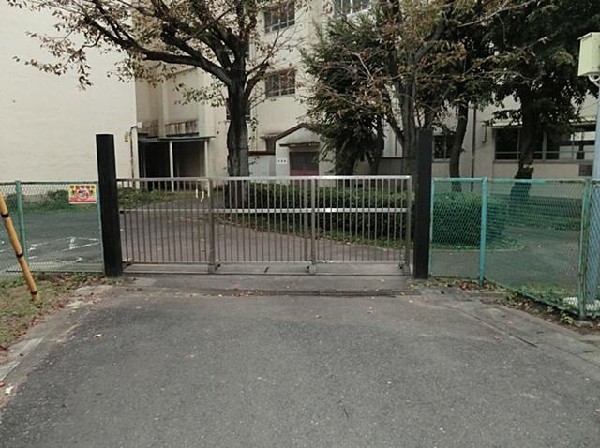 周辺環境:横浜市立柏尾小学校(横浜市立柏尾小学校まで280m)