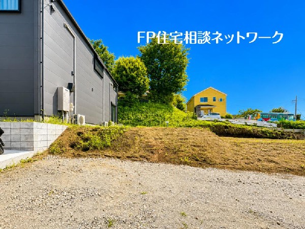 外観:窓枠から切り取られたまるで写真のような澄み切った光景。季節の移り変わりとともに、ゆっくりと愛でる時のありがたみ。