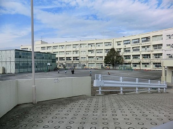 周辺環境:横浜市立本宿小学校(横浜市立本宿小学校まで1105m 小学校近く♪お子様も通学も安心です♪)