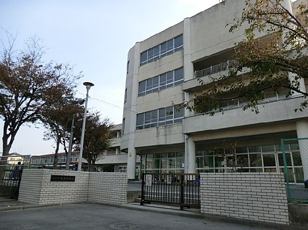 周辺環境:横浜市立飯島中学校