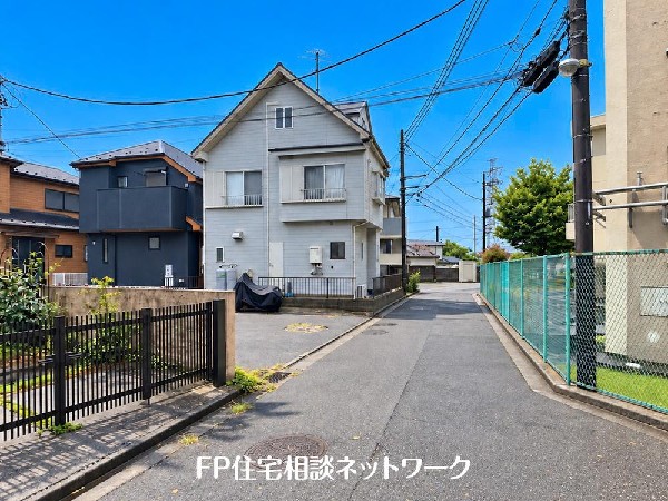 外観:緑に恵まれたエリアで、毎日のお散歩も気持ちよさそうです。自然に包まれた穏やかな暮らしができそうです♪