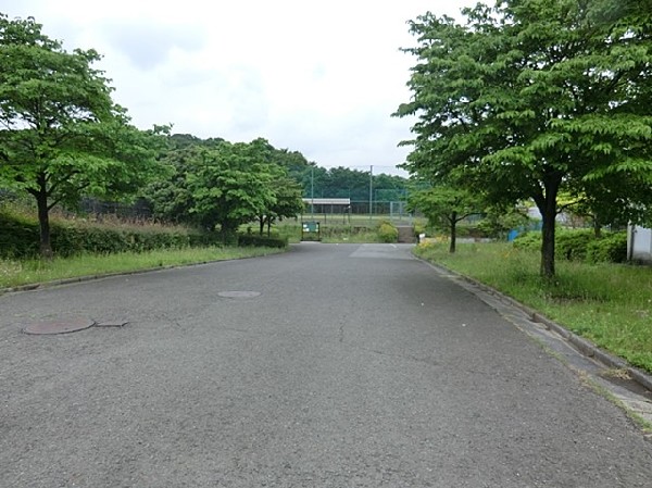 周辺環境:上菅田東部公園(上菅田東部公園まで280ｍ)