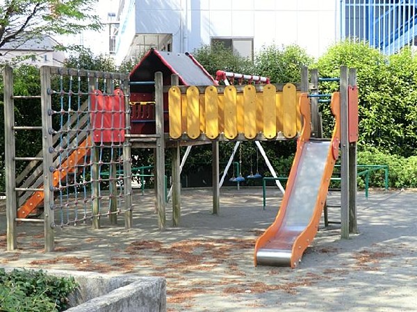 周辺環境:篠原西町公園(篠原西町公園まで500m)