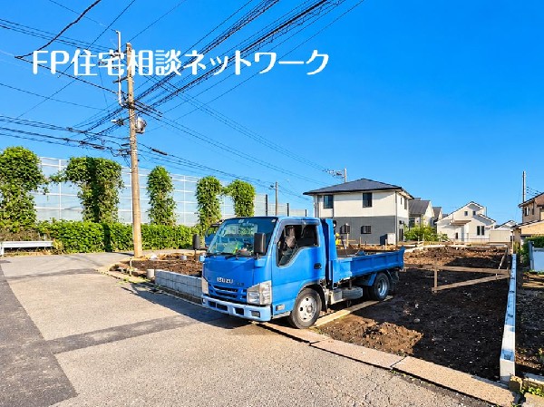 外観:毎日のお散歩も快適な緑に恵まれたエリアは伸び伸びスローライフを叶えてくれます。自然豊富な季節の移ろいを身近に感じられる環境でストレスフリーな生活をお送りください。