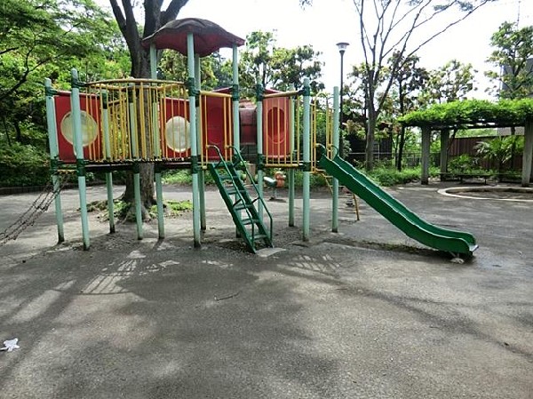 周辺環境:戸塚富塚公園(戸塚富塚公園まで140m 公園近くでお子様も安心して遊べます♪)