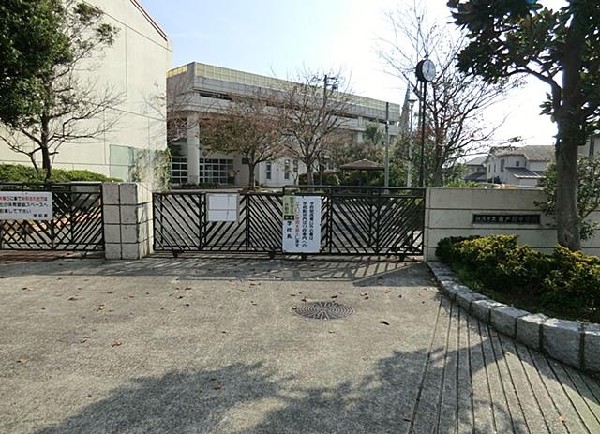 周辺環境:横浜市立南戸塚中学校(横浜市立南戸塚中学校まで1900m 中学校近くで通学安心です♪)