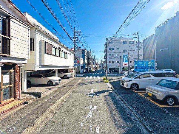 外観:☆☆風通しの良い住宅地☆☆  ゆとりのある住宅地　部屋の窓を開けるとそこには心地よい風が通りぬけます♪
