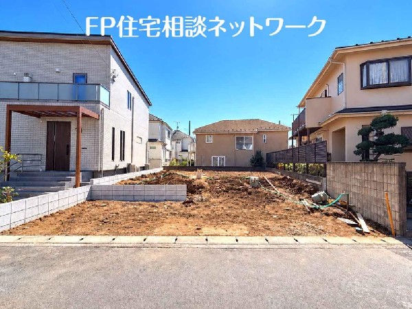 外観:光と風が行わたる開放感あふれる邸宅　春には気持ちの良いそよ風、冬には朝の暖かな光　季節の移り変わりを感じる暮らしを実現