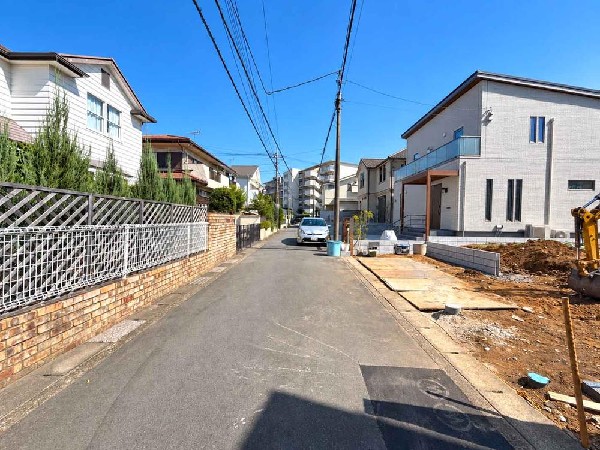 外観:☆☆風通しの良い住宅地☆☆  ゆとりのある住宅地　部屋の窓を開けるとそこには心地よい風が通りぬけます♪