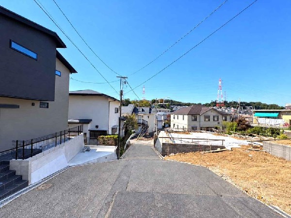 外観:☆☆風通しの良い住宅地☆☆  ゆとりのある住宅地　部屋の窓を開けるとそこには心地よい風が通りぬけます♪