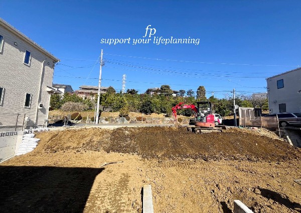 外観:東急田園都市線「田奈」駅徒歩9分！2階建てが建並ぶ閑静な住宅街！静かな日常をお送りする事の出来る住環境です。