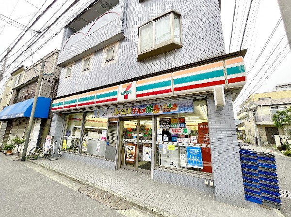 周辺環境:セブンイレブン苅宿店　(セブンミール、お弁当に定評のあるセブンイレブン、コンビニエンスの最大手ですね。)