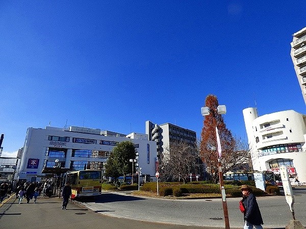 周辺環境:鶴川駅(鶴川駅は里山の雰囲気も残すエリアが点在しており、ゆったりと暮らすことが出来ます。)