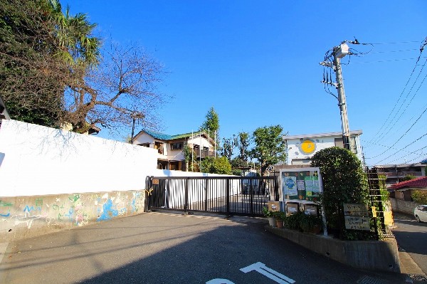 周辺環境:池辺白ゆり幼稚園(しずかな環境ですくすくと！自分の感じた事を伸び伸びと表現できる人間を目指します。)