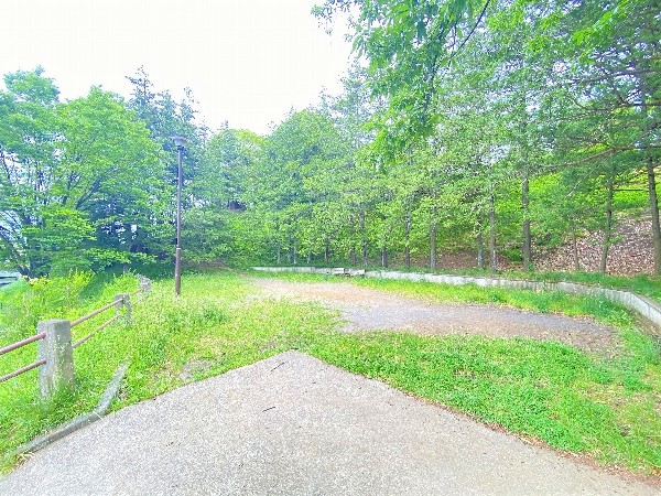 周辺環境:たちばな台公園(住宅街の一角にある公園です。春には美しい桜が、見るひとの目を楽しませてくれます。)