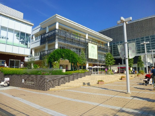 周辺環境:たまプラーザ駅(洗練された田園都市線のイメージそのままに、たまプラーザテラス・東急百貨店などの商業施設が揃う、急行停車駅です。)