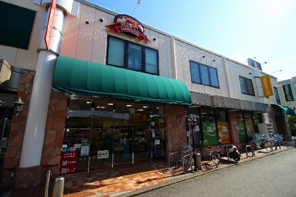 周辺環境:Odakyu OX生田店(周辺にはいくつかのスーパーが点在しているので、曜日や特売でどこに買いに行くか、献立をどうするか、選択肢が広がる。)