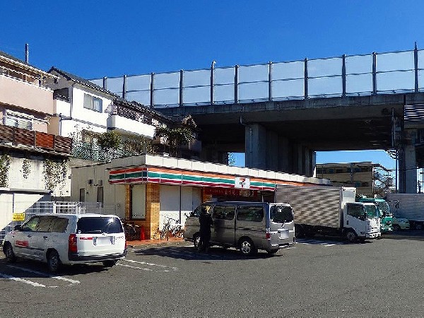 周辺環境:セブンイレブン川崎神木本町1丁目店(セブンミールは大好評です。公共料金の支払いなど色々な用途があるコンビニは今や必須ですね。)