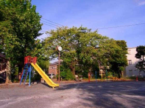 周辺環境:木月下町公園(緑豊かな自然と広々とした遊び場が魅力の憩いの場です。遊具や散歩道が充実しており、子どもから大人までリフレッシュできます。)