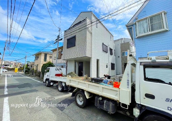 外観:JR南武線「鹿島田」駅まで徒歩20分！公園なども近く都会の中で自然を感じることの出来る落ち着いた住環境です。