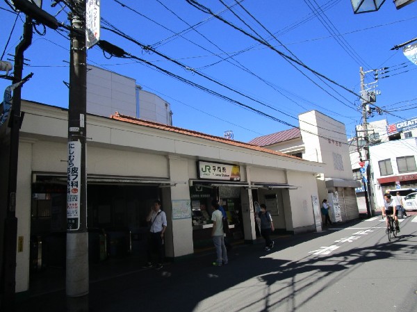 周辺環境:平間駅(JR南武線で「武蔵小杉」駅へ2駅4分、「川崎」駅へ4駅9分、都内、神奈川県内問わずどこへもアクセス便利です)