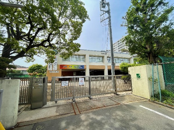 周辺環境:京町中学校(成長の過程でより濃い時間を過ごす3年間。ここで過ごす時間は、お子様にとって、とても大切な思い出となるはずです。)