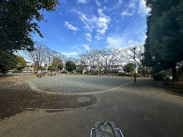 周辺環境:奈良町第九公園(めずらしいチェーンジャングルジムがある公園です。水飲み、ベンチ、砂場、すべり台、健康遊具、ブランコ、鉄棒もあります。)