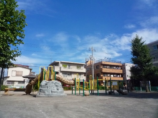 周辺環境:井田杉山町公園(井田杉山町公園まで400m 昭和中期につくられた地元の人にも馴染み深い公園です。)