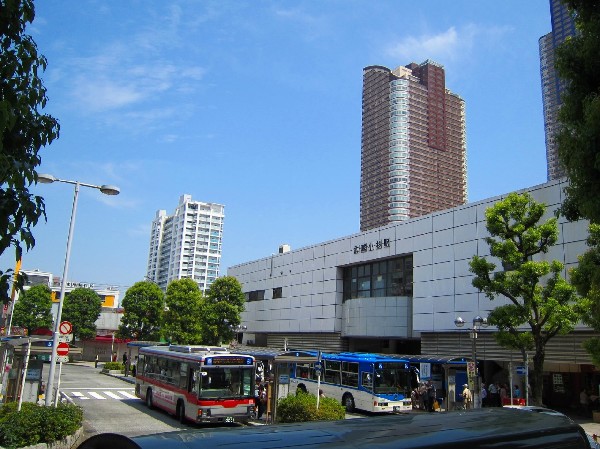 周辺環境:武蔵小杉駅(東横線の特急以下全線と目黒線、JR南武線が乗り入れているほか、横須賀線や湘南新宿ラインに乗り換えが可能。駅は連絡通路でつながっています。)