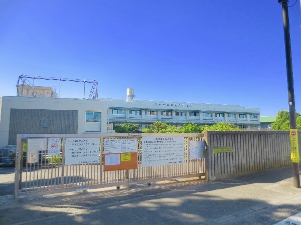 周辺環境:西丸子小学校(お子様が一日の中でも長い時間を過ごす小学校。どんどん成長していくお子様の姿が目に浮かびます。)