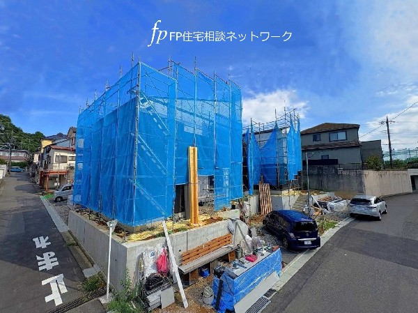外観:「新百合ヶ丘」駅生活県内の閑静な住宅地　第一種低層住居専用地域の良好な住環境が保たれたエリア。周辺には緑も多く残っているので住宅地として申し分ない。