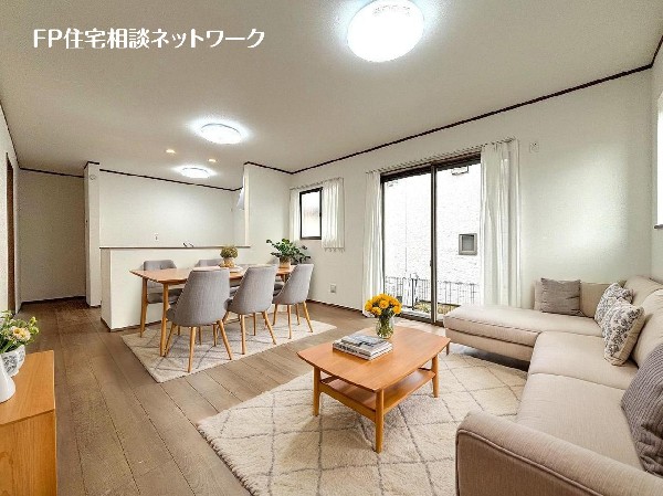 ■リビング■本画像はAIがCGで家具作成しており、実際の現地に家具は設置されておりません。また、販売価格に家具等は含まれておりません。