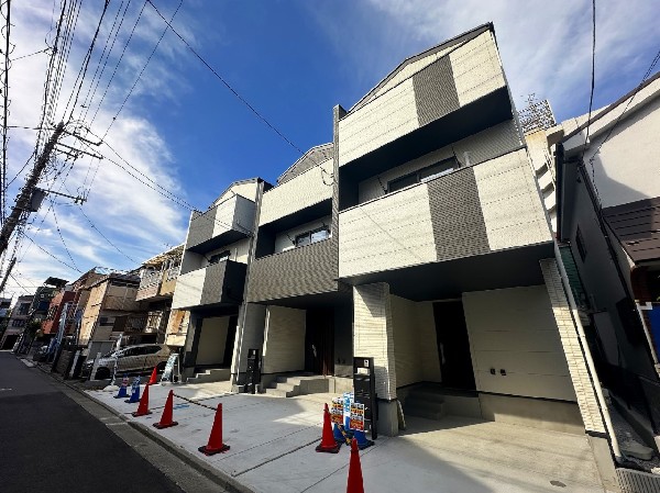 外観:現地写真（2025年10月撮影）