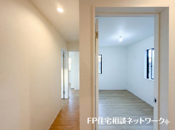 動線がしっかり考えられた間取り。採光もしっかりと計算されていてどの部屋も明るいのがうれしいですね。