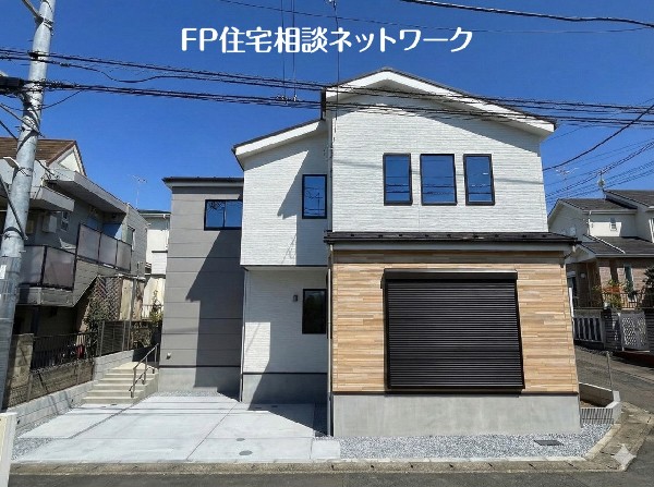 外観:閑静な住宅地で子育て家族にピッタリ。毎日のお散歩も快適な緑に恵まれたエリアで、自然に包まれた穏やかな暮らしを実現するための、ゆとりある住環境が整っています。