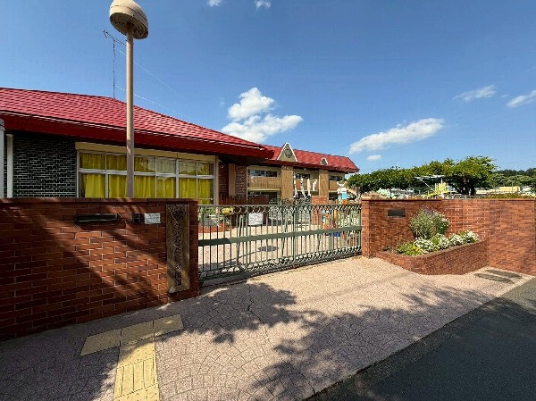 周辺環境:成瀬台幼稚園(閑静な住宅地にあり、幼稚園の周辺には緑がたくさん。アットホームな幼稚園です。)